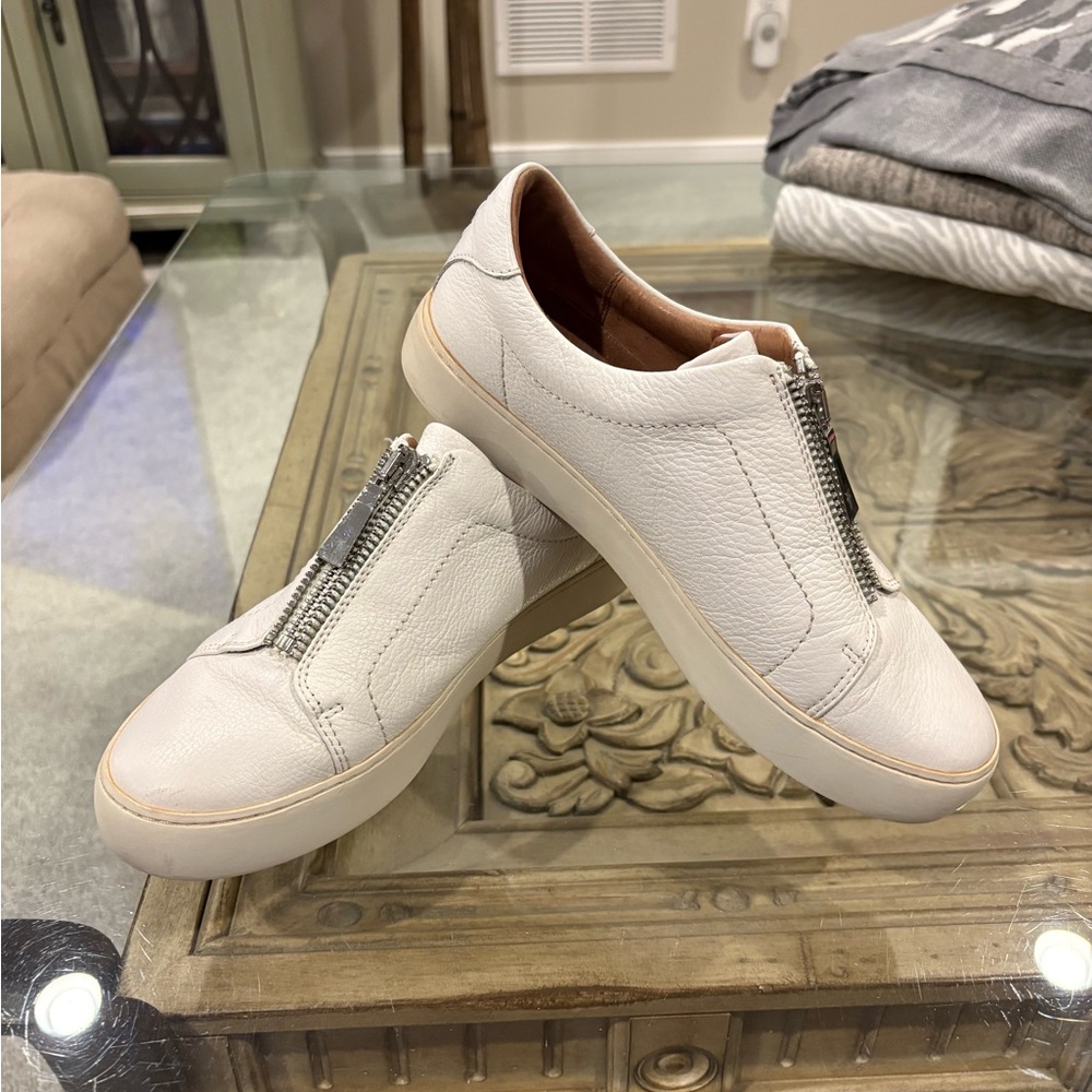FRYE AND CO. White Leather Sneakers